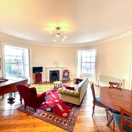 Apartamento Incredible St Andrew'S Sq - 2 Bed In The Sky Edimburgo Exterior foto