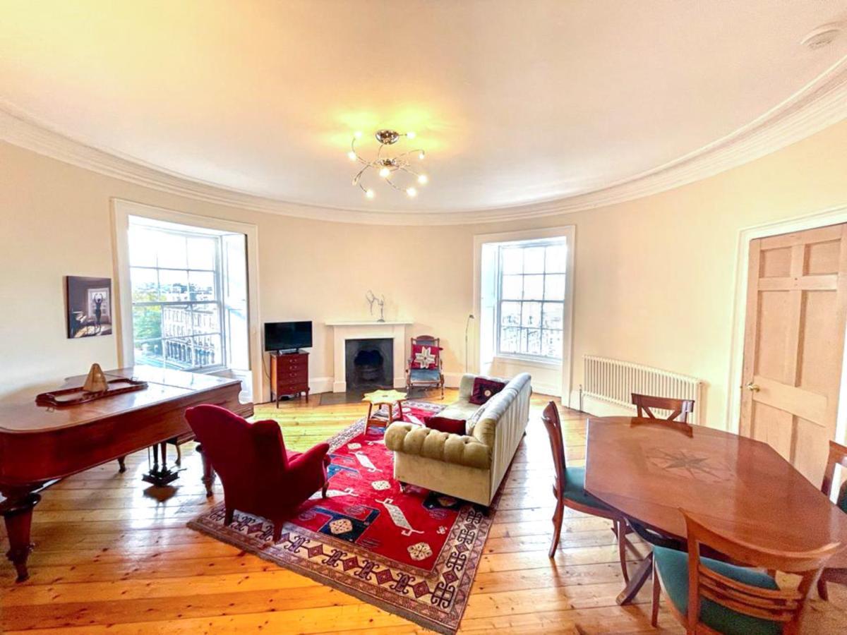 Apartamento Incredible St Andrew'S Sq - 2 Bed In The Sky Edimburgo Exterior foto